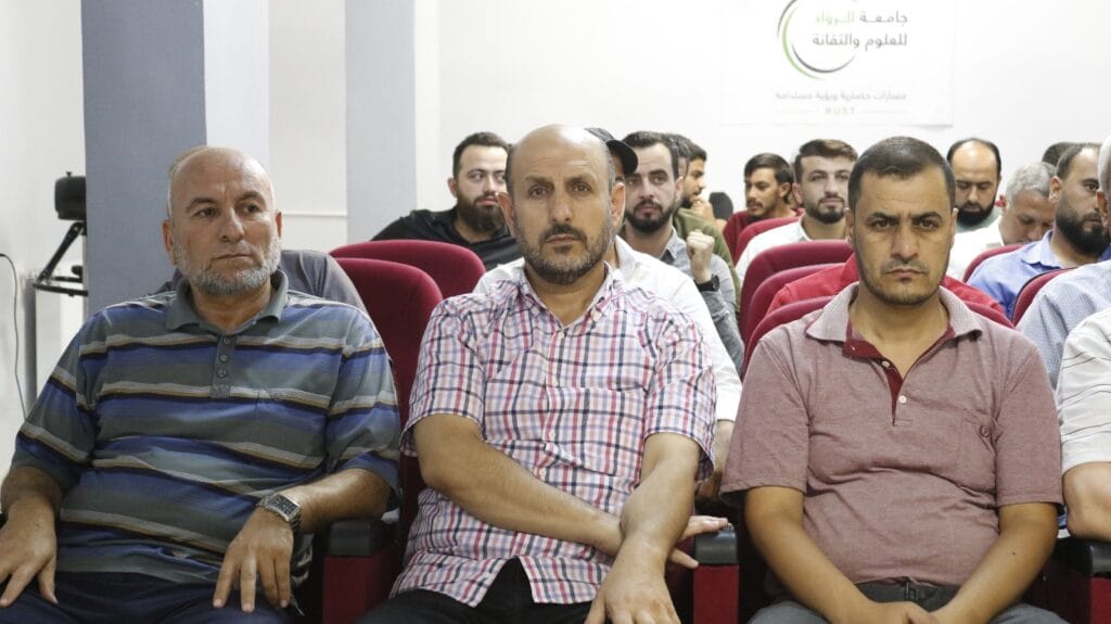 جامعة الرواد للعلوم والتقانة تحتفي بالطلاب الأوائل في حفل تكريم مميز