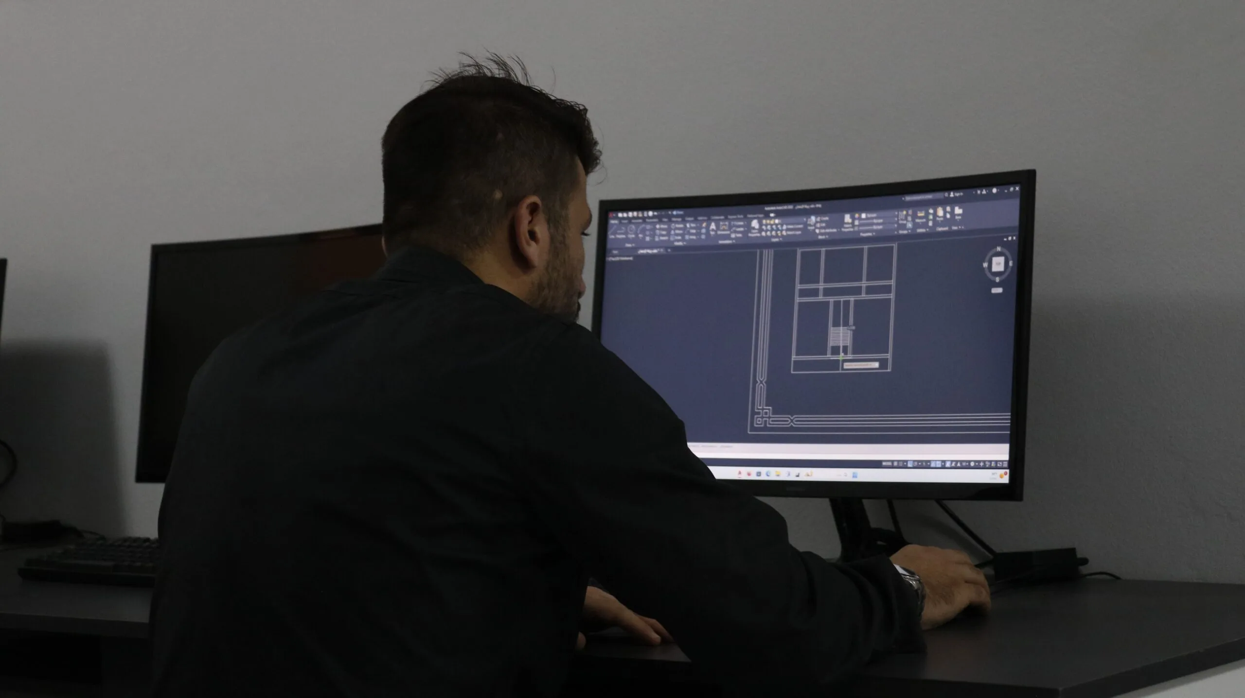 طلاب كلية هندسة البناء وإعادة الإعمار