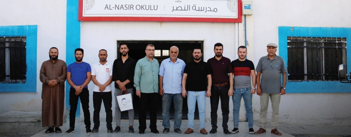 تكريم معلمي مدرسة النصر للمتفوقين بمناسبة اليوم العالمي للمعلم