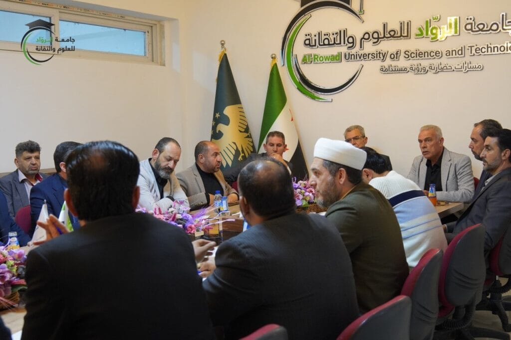 وفد من مجلس الشعب يزور جامعة الرواد