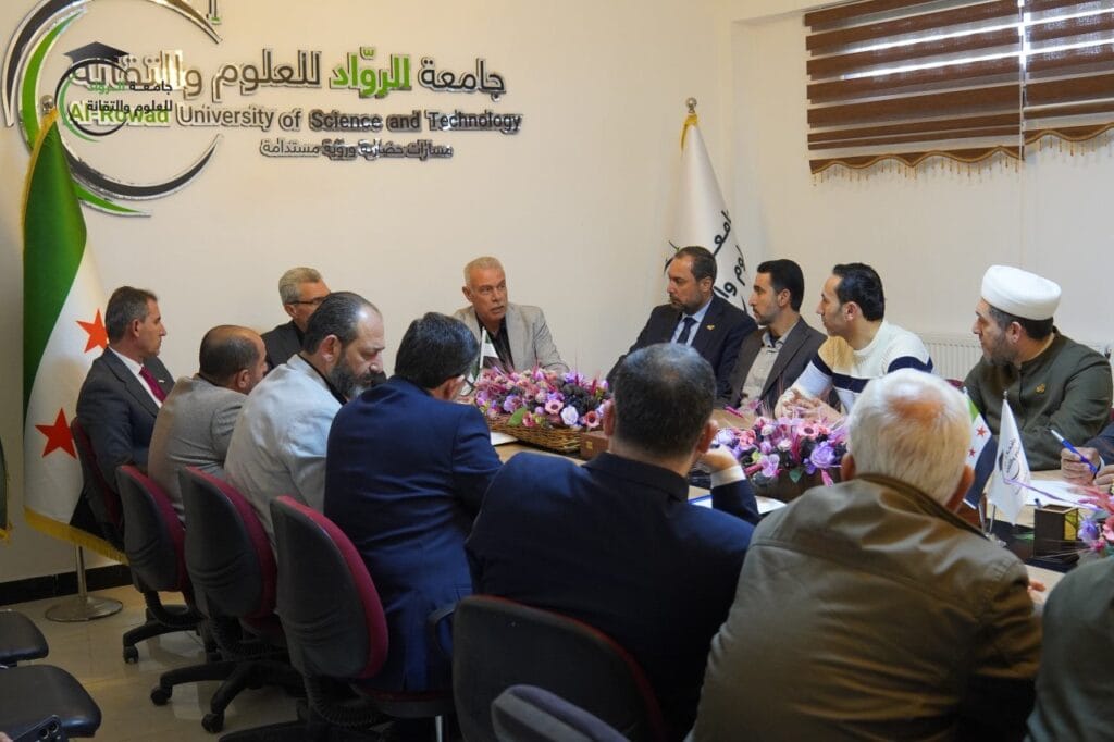 وفد من مجلس الشعب يزور جامعة الرواد
