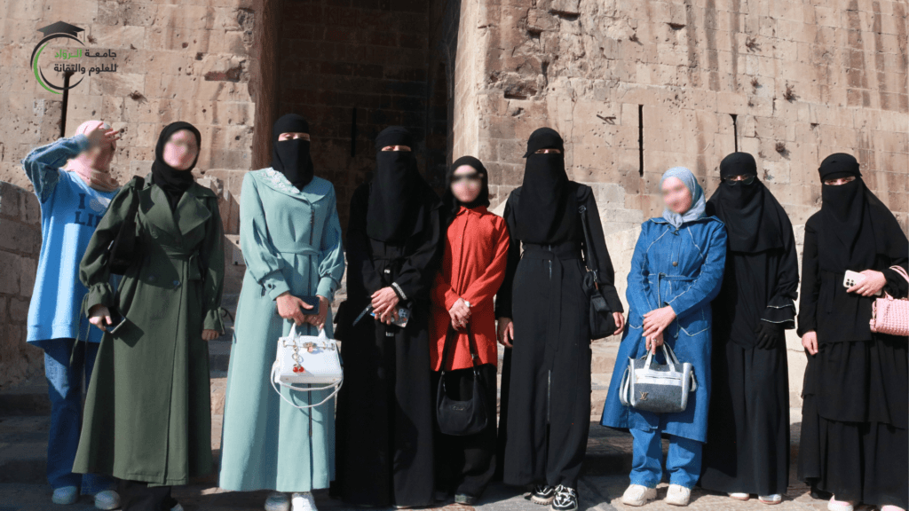 جامعة الرواد تنظم زيارة علمية لعدد من طلاب كلية الهندسة المعلوماتية وكلية هندسة البناء وإعادة الإعمار إلى جامعة حلب