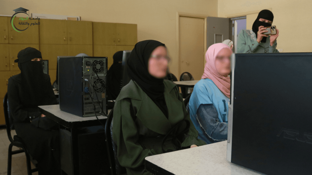 جامعة الرواد تنظم زيارة علمية لعدد من طلاب كلية الهندسة المعلوماتية وكلية هندسة البناء وإعادة الإعمار إلى جامعة حلب