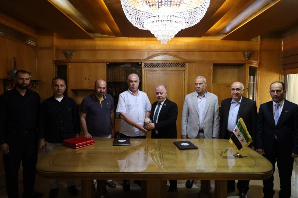 جامعة الرواد للعلوم والتقانة وجامعة حمص توقّعان مذكرة تفاهم لتعزيز التعاون الأكاديمي والبحثي