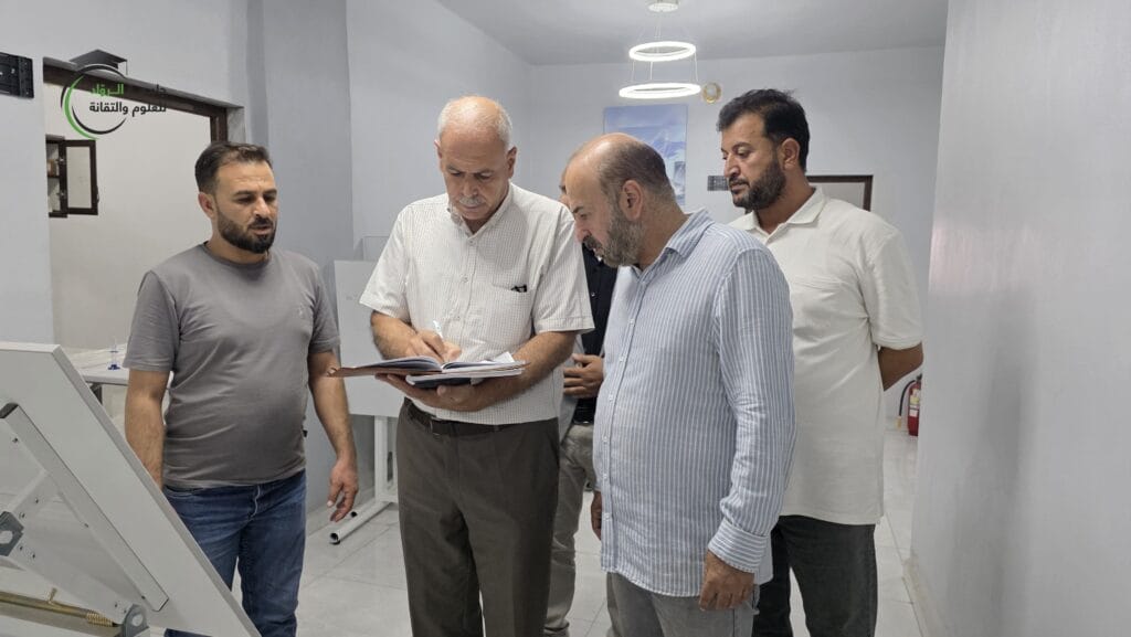 لجنة من وزارة التعليم العالي والبحث العلمي تتفقد جاهزية جامعة الرواد للعلوم والتقانة